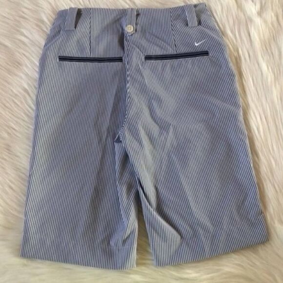 EUC WOMEN’S NIKE GOLF SIZE 6 PINSTRIPED SHORTS - Picture 4 of 7